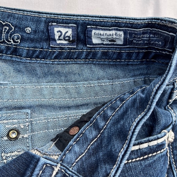 Miss Me signature-rise skinny size 26 34” inseam - Picture 5 of 9